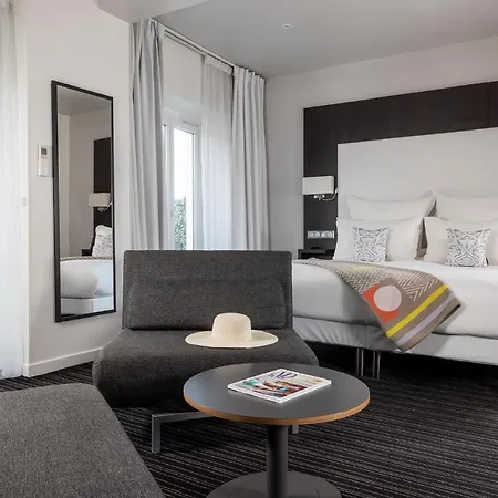 64 Hotell 4*