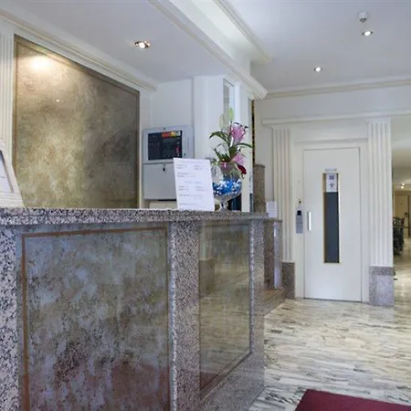 Hotell 64 4*