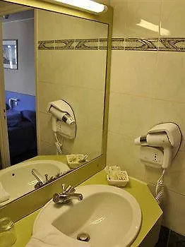 64 Hotel