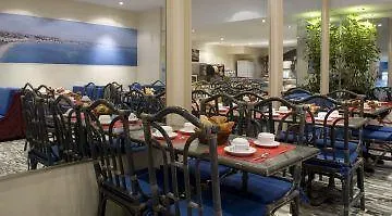 64 Hotel 4*