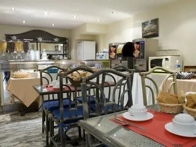 64 Hotel 4*