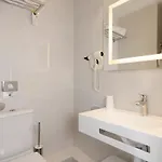 64 Hotel