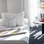 64 Hotel Nice