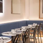 64 Hotel 4*