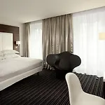 Hotel 64