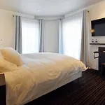 64 Hotel